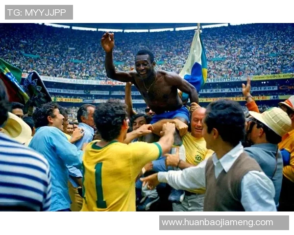 四大传奇足球球星的荣耀历程与时代影响力解析 四大传奇足球球星的荣耀历程与时代影响力解析