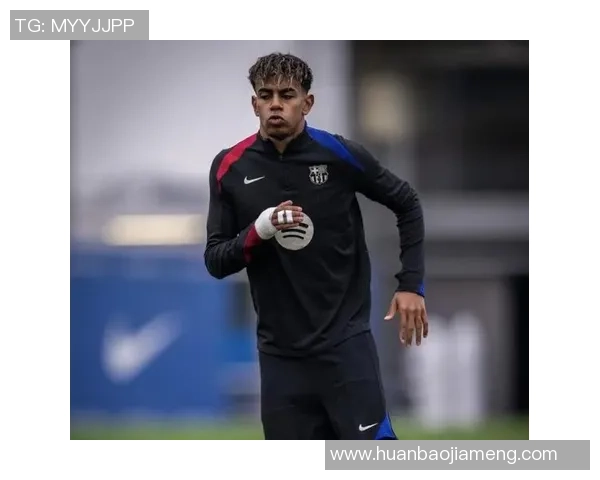 足球球星手腕绷带背后的秘密与象征意义分析