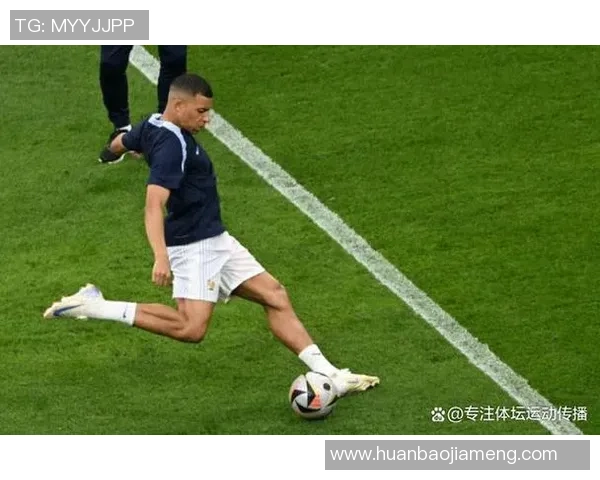 足球球星背后的理发师揭秘：他们如何打造球场上的独特造型